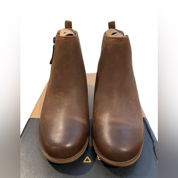 NIB Teva Women’s Anaya Waterproof Leather Booties in size 7.5 - Picture 6 of 9